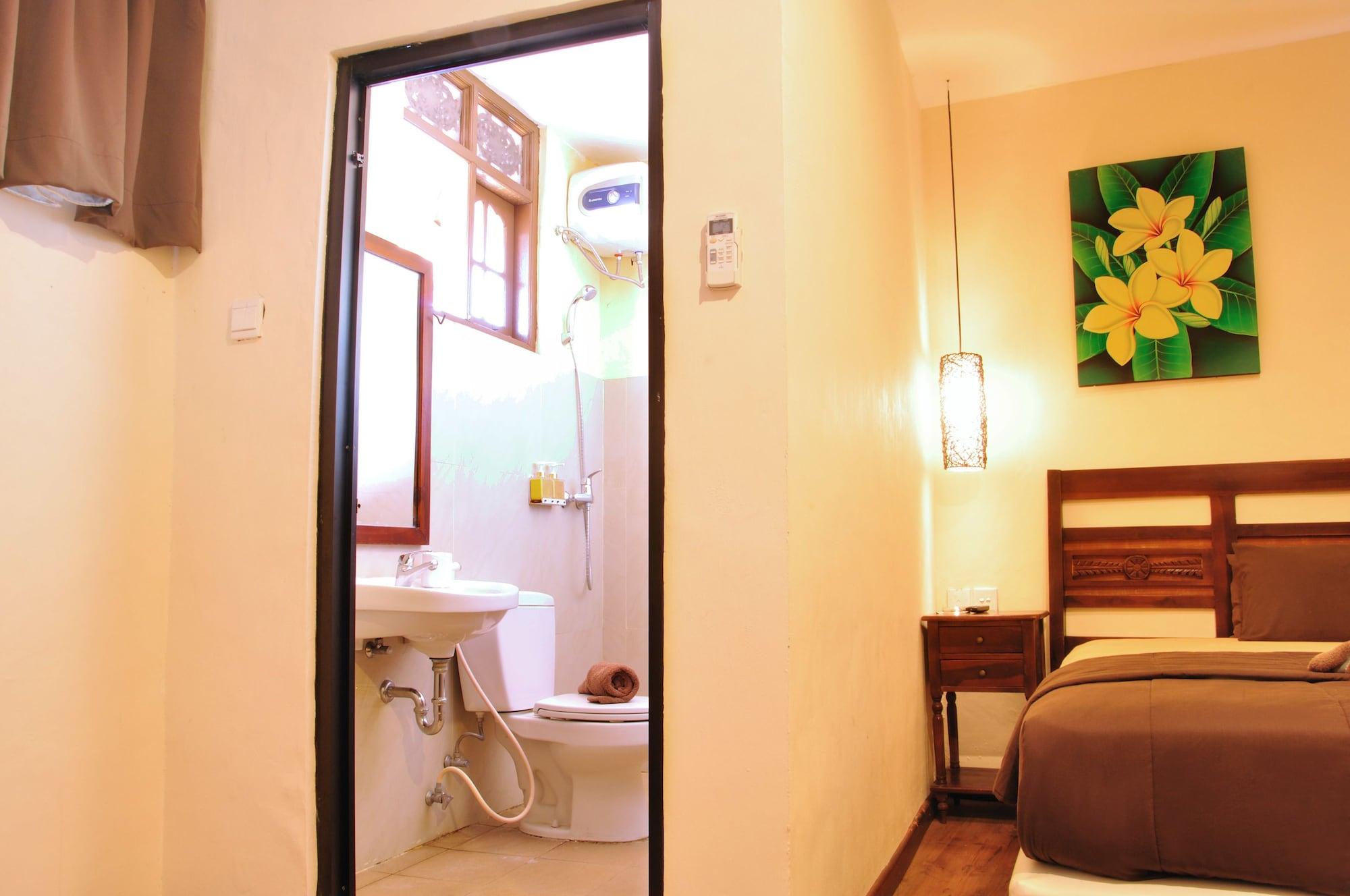 Bemo Corner Guest House Кута Экстерьер фото