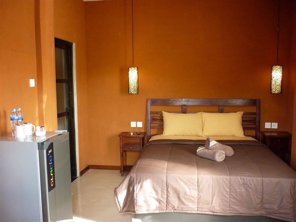 Bemo Corner Guest House Кута Экстерьер фото