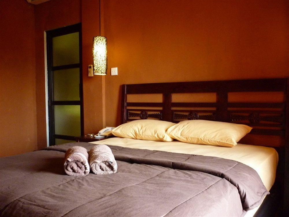 Bemo Corner Guest House Кута Экстерьер фото