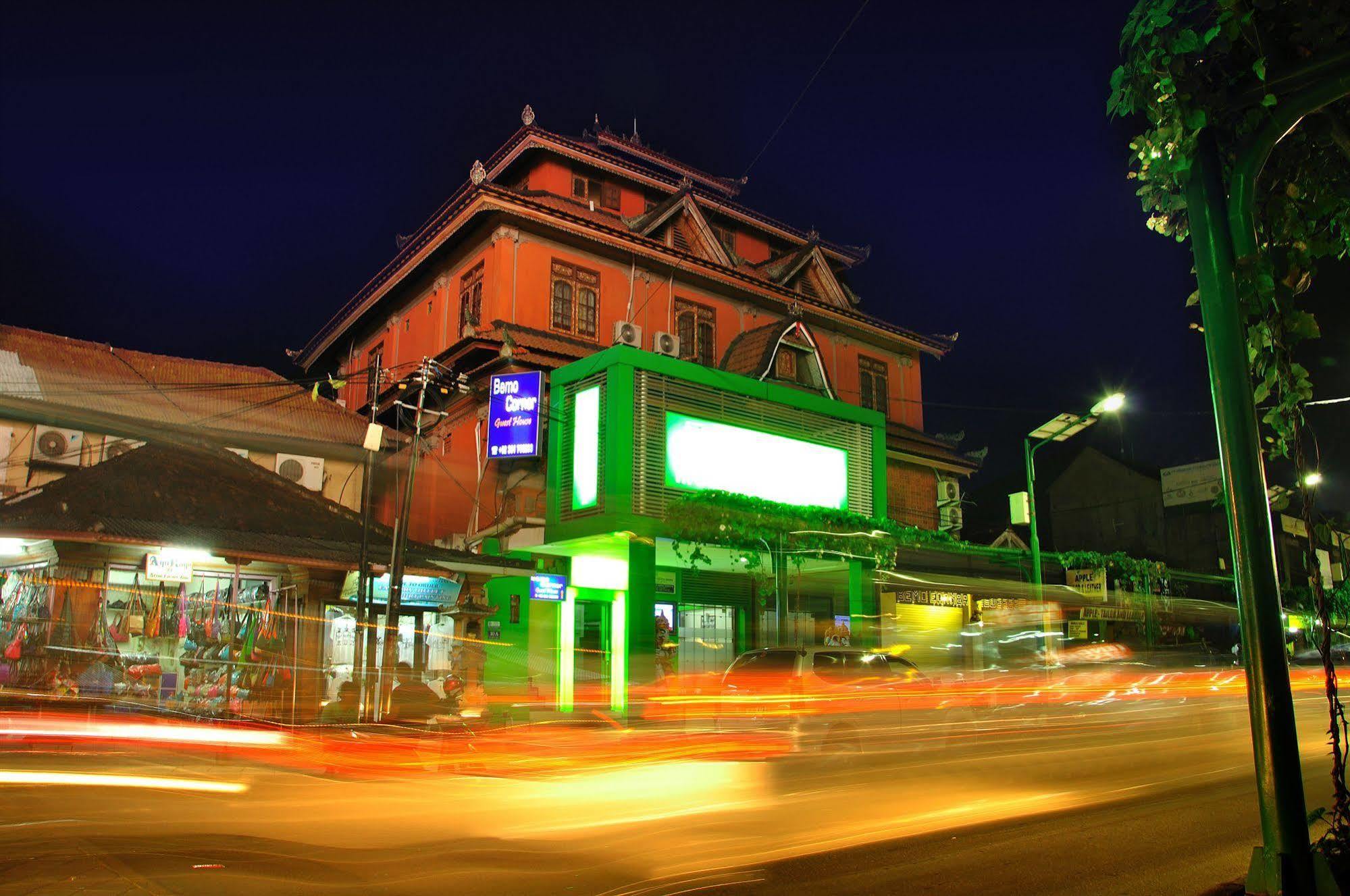 Bemo Corner Guest House Кута Экстерьер фото